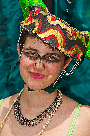 girl w funny hat_DSC5102sailor lady
